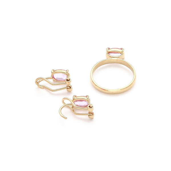 Juego anillo y aretes diseño especial con rosas de Francia en oro amarillo 14 kilates.