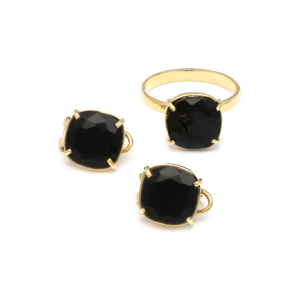 Juego anillo y aretes diseño especial con ónix en oro amarillo 14 kilates.