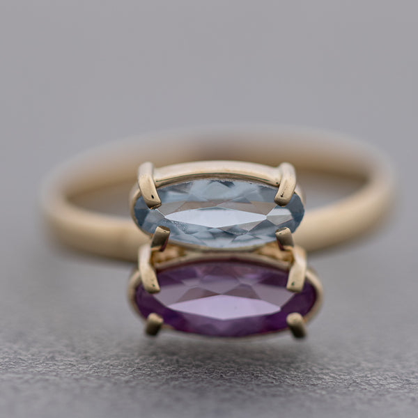 Juego de anillo y aretes diseño especial con alejandrina y topacio en oro amarillo 14 kilates.