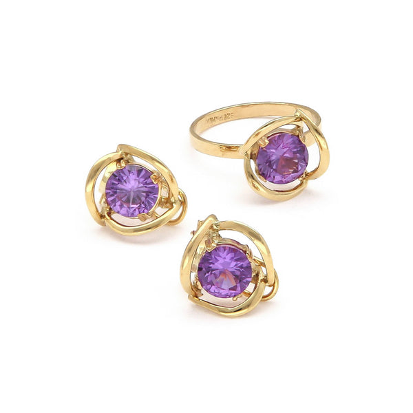Juego anillo y aretes calados con alejandrinas en oro amarillo 14 kilates.