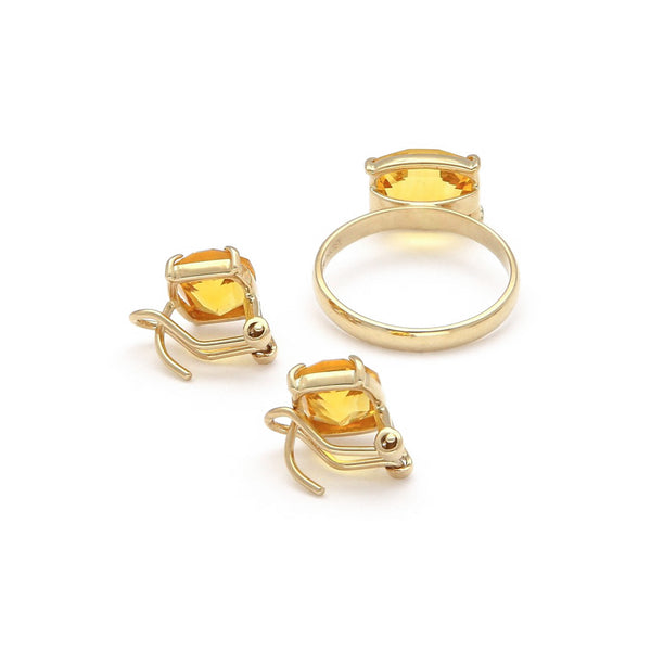 Juego anillo y aretes diseño especial con citrinos en oro amarillo 14 kilates.