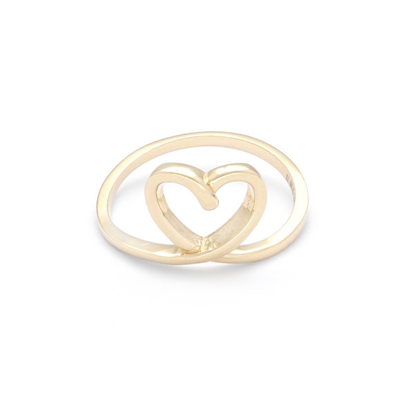 Anillo ondulado motivo corazón en oro amarillo 14 kilates.