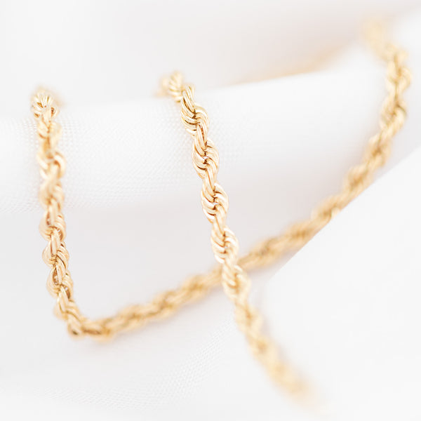 Collar eslabón torzal en oro amarillo 14 kilates.