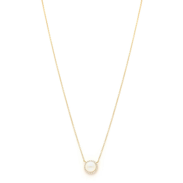 Collar eslabón cruzado con aplicación, perla y circonias en oro amarillo 14 kilates.