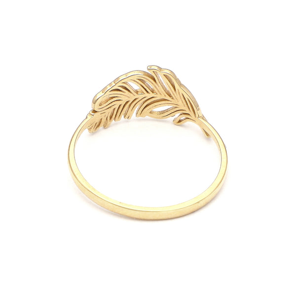 Anillo calado motivo hoja en oro amarillo 14 kilates.