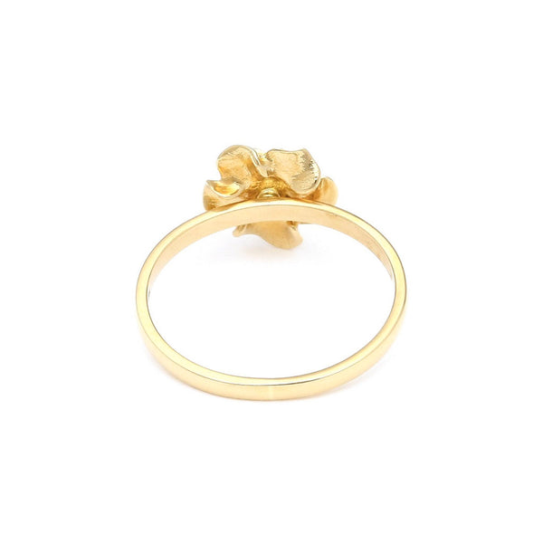 Anillo diseño especial motivo rosa en oro amarillo 14 kilates.