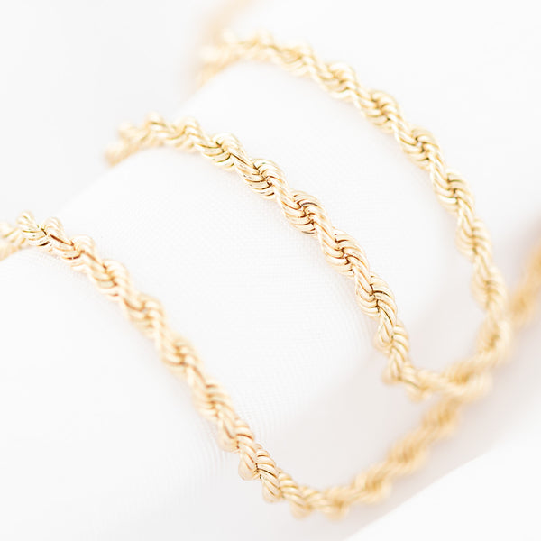 Collar eslabón torzal en oro amarillo 14 kilates.