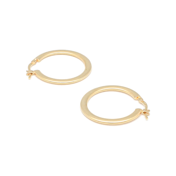 Arracadas diseño especial en oro amarillo 14 kilates.