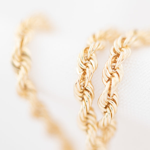 Pulsera eslabón torzal en oro amarillo 14 kilates.