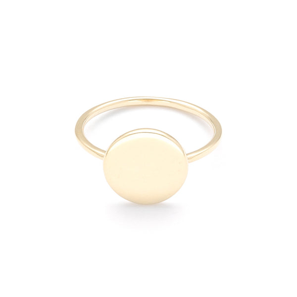 Anillo liso en oro amarillo 14 kilates.