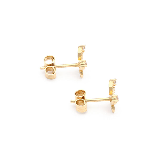 Aretes diseño especial con sintéticos motivo mariposa en oro amarillo 14 kilates.