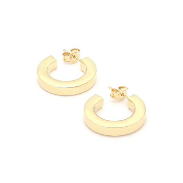 Aretes lisos en oro amarillo 14 kilates.