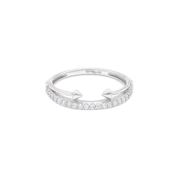 Anillo diseño especial motivo flechas con circonias en oro blanco 14 kilates.