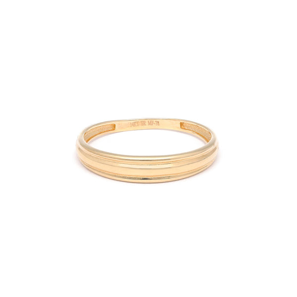 Anillo estriado en oro amarillo 14 kilates.