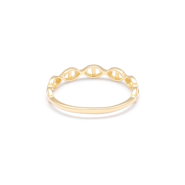 Anillo calado en oro amarillo 14 kilates.