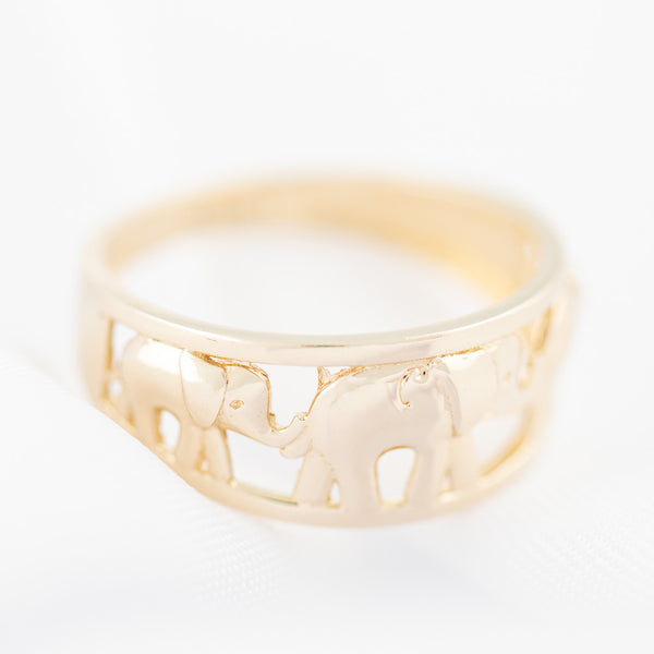 Anillo calado motivo elefantes en oro amarillo 14 kilates.