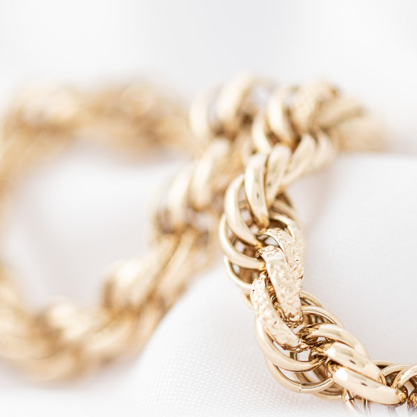 Pulsera eslabón torzal en oro amarillo 14 kilates.