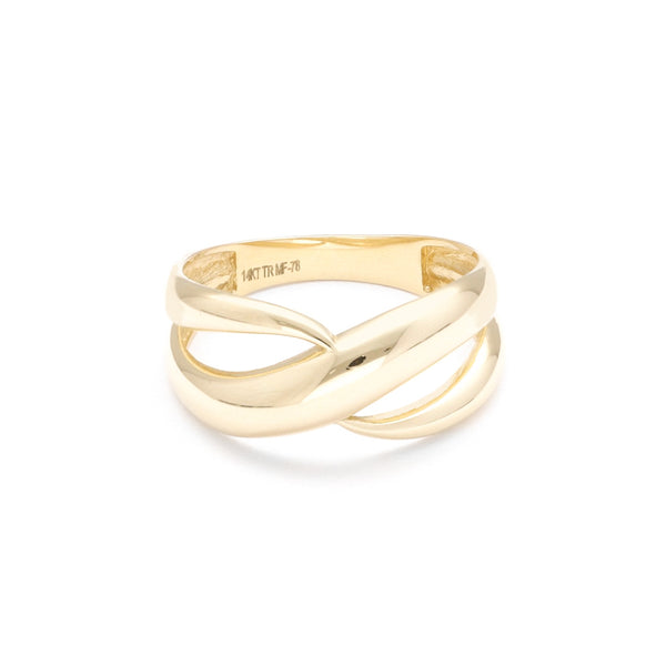 Anillo diseño especial en oro amarillo 14 kilates.