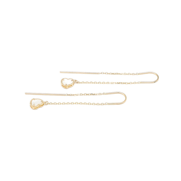 Aretes diseño especial con colgante motivo corazón de madre perla en oro amarillo 14 kilates.