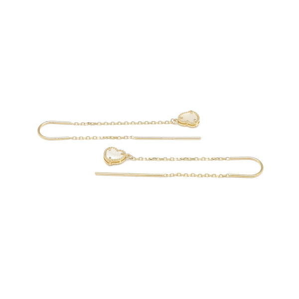 Aretes diseño especial con colgante motivo corazón de madre perla en oro amarillo 14 kilates.