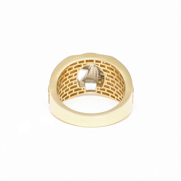 Anillo diseño especial con aplicación y circonias motivo caballo en oro dos tonos 14 kilates.