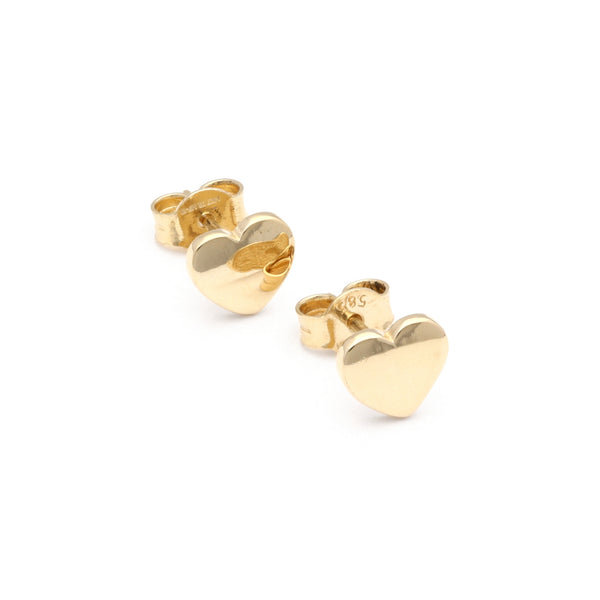 Aretes lisos motivo corazón en oro amarillo 14 kilates.