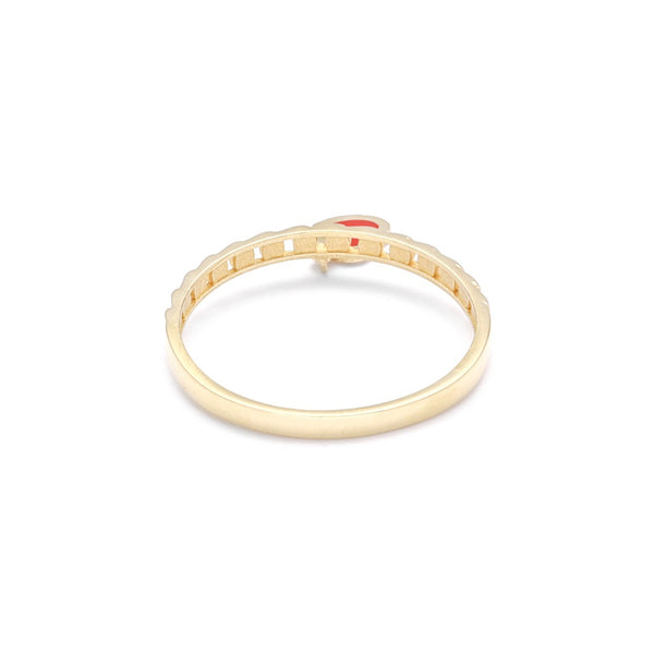 Anillo calado con colgante motivo corazón en oro amarillo 14 kilates.
