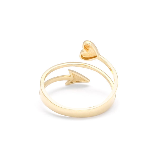 Anillo diseño especial motivo flecha en oro amarillo 14 kilates.