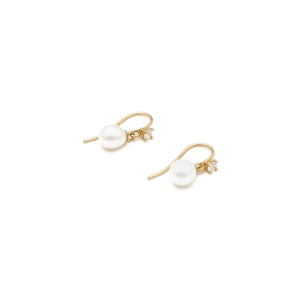 Aretes diseño especial con perlas y circonia en oro amarillo 14 kilates.
