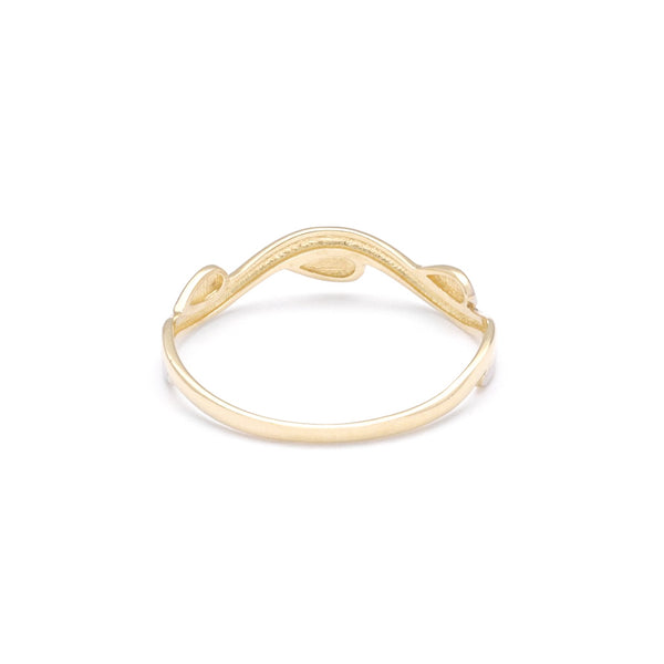 Anillo ondulado motivo en oro amarillo 14 kilates.