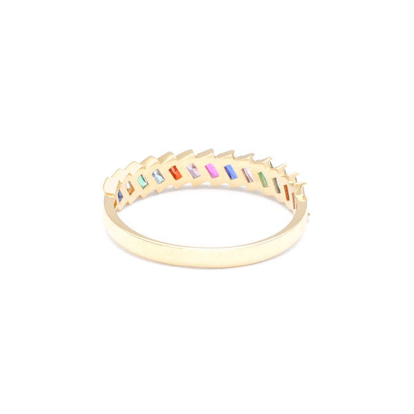 Anillo diseño especial con sintéticos en oro amarillo 14 kilates.