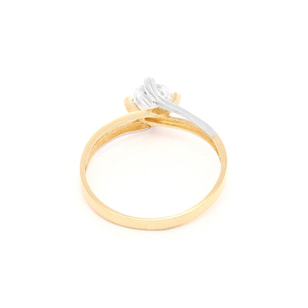 Anillo de compromiso con circonia en oro amarillo 14 kilates.