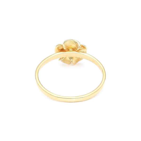 Anillo diseño especial motivo rosa en oro amarillo 14 kilates.