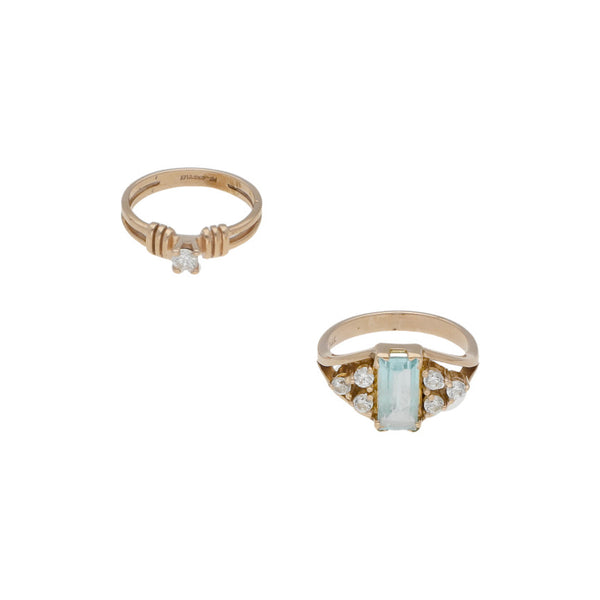 Anillos diseño especial con diamante en oro amarillo 12 kilates y anillo diseño especial con sintéticos en oro amarillo 14 kilates.