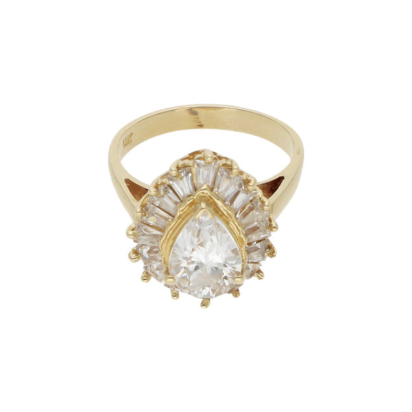 Anillo diseño especial con circonias en oro amarillo 14 kilates.