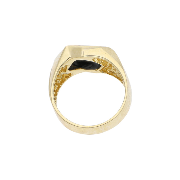 Anillo tipo sello con onix en oro amarillo 14 kilates.