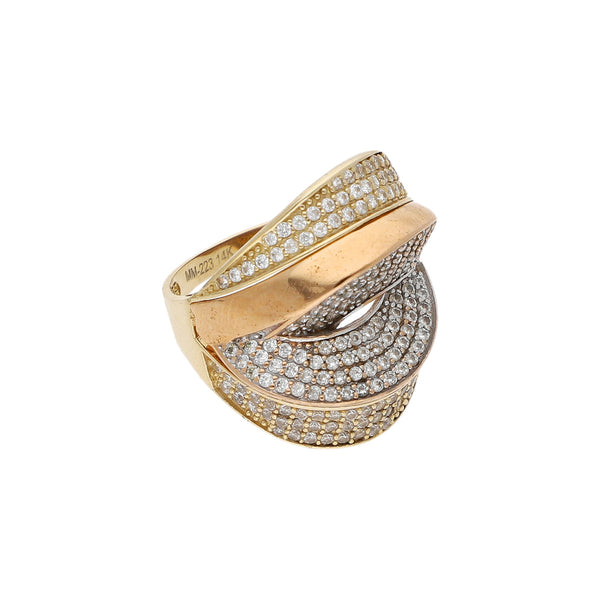 Anillo diseño especial con sintéticos en oro dos tonos 14 kilates.