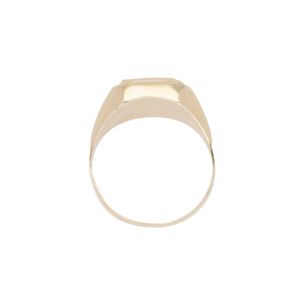 Anillo tipo sello en oro amarillo 14 kilates.