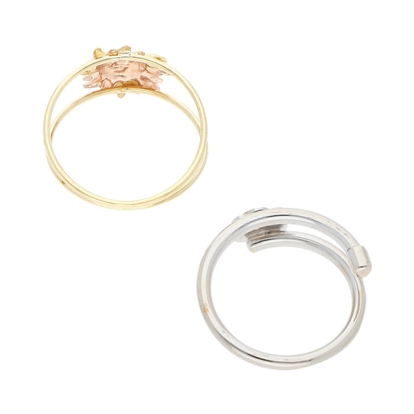 Dos anillos diseño especial motivo flor y sol en oro tres tonos 14 kilates.