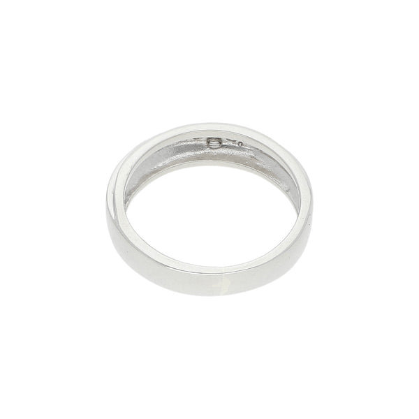 Anillo diseño especial con diamantes en oro blanco 14 kilates.