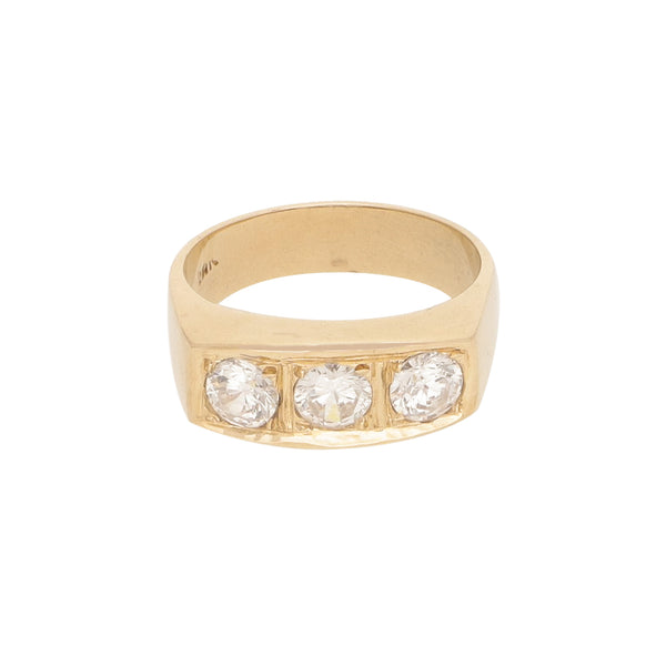 Anillo diseño especial con circonias en oro amarillo 14 kilates.