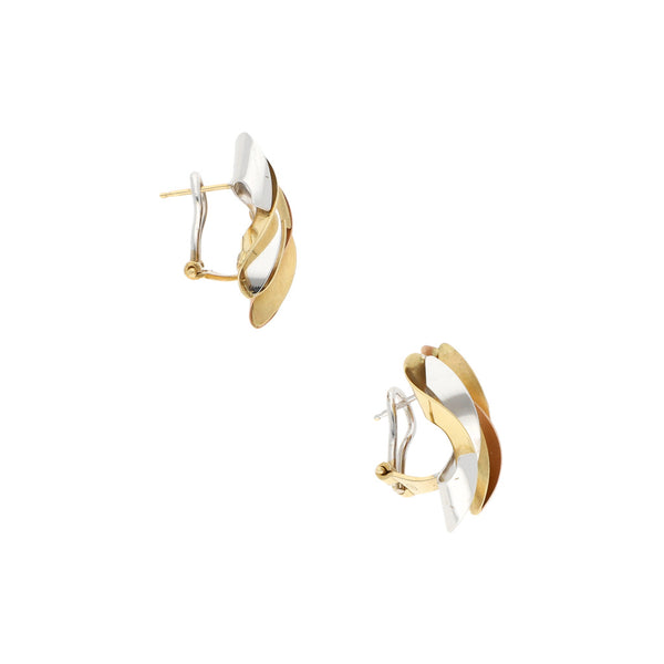 Aretes diseño especial en oro tres tonos 14 kilates.