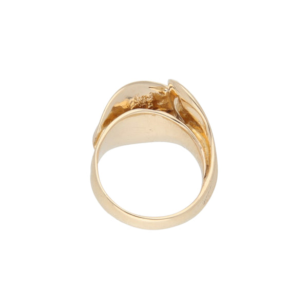 Anillo diseño especial en oro amarillo 14 kilates.