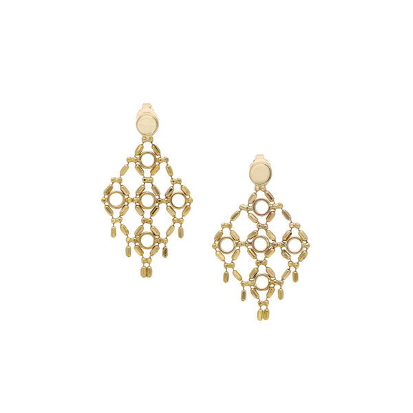 Broqueles diseño especial con colgantes en oro amarillo 14 kilates.