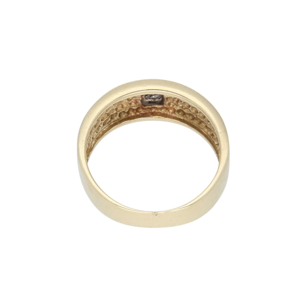 Anillo diseño especial con diamantes en oro amarillo 14 kilates.