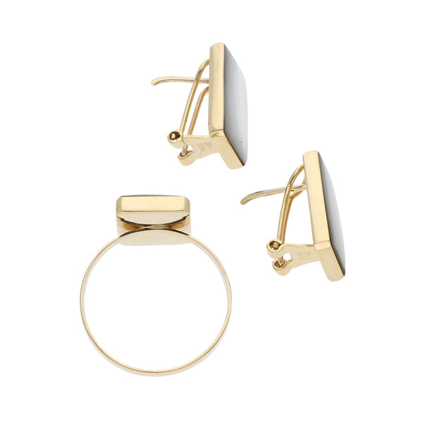 Juego de anillo y aretes diseño especial con sintéticos en oro amarillo 14 kilates.