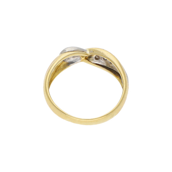 Anillo diseño especial con diamantes en oro dos tonos 18 kilates.