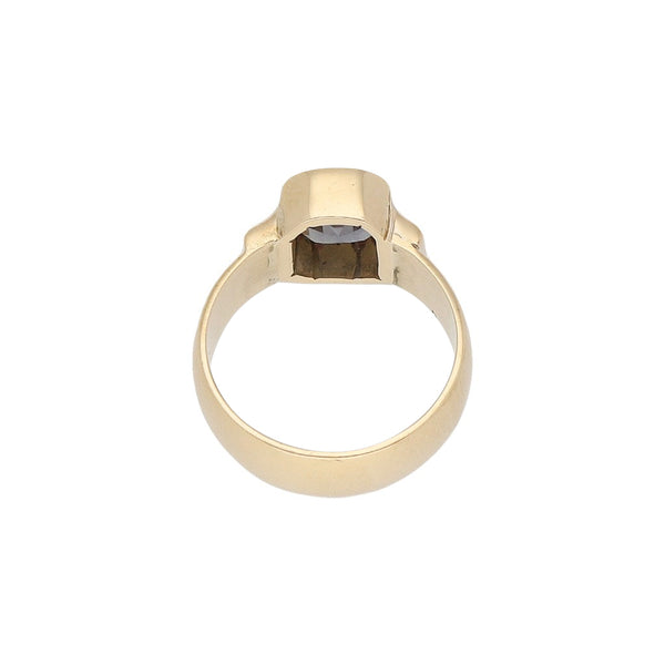 Anillo diseño especial con sintético en oro amarillo 14 kilates.
