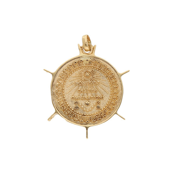 Medalla labrada motivo Virgen de Guadalupe en oro amarillo 14 kilates.
