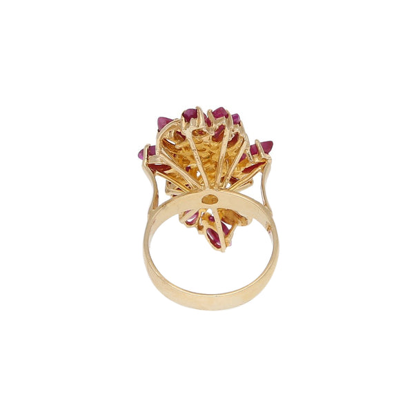Anillo diseño especial con rubíes y circonias en oro amarillo 14 kilates.
